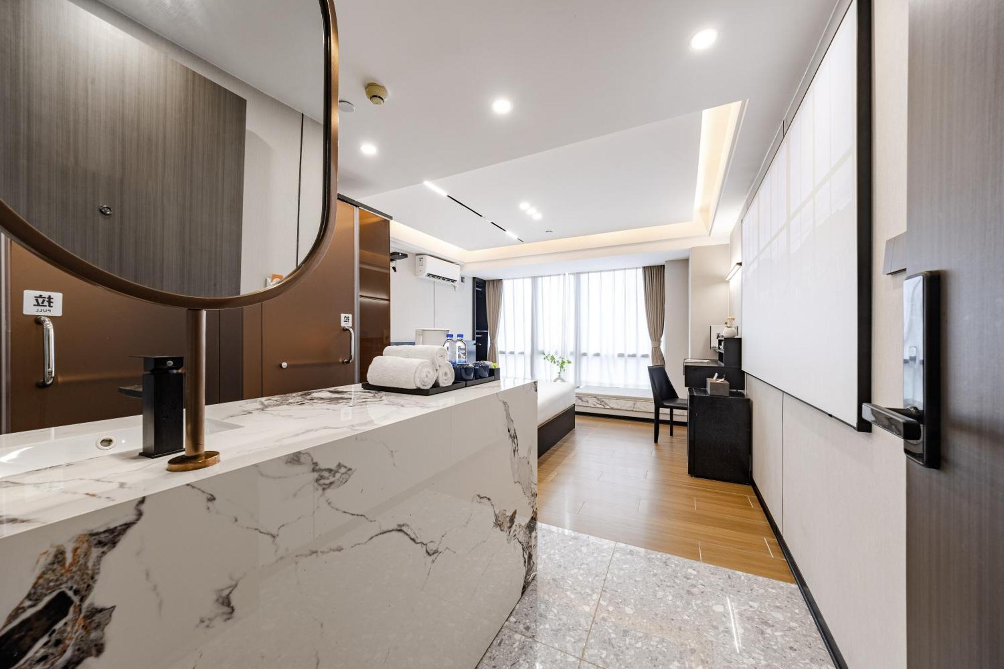 Yu Manju High-Floor Huge-Screen Audiovisual Hotel-Guangzhou Tower Zhujiang New Town Sports West Road Branch エクステリア 写真